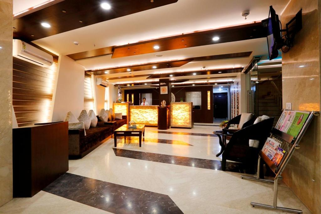 Airport La Sapphire Hotel & Restaurant Nova Deli Exterior foto